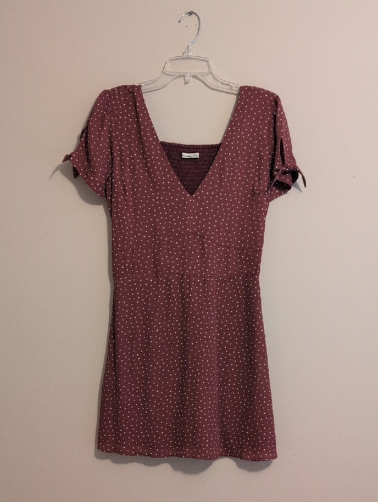 Abercrombie & Fitch Dresses & Skirts - Women’s V-Neck Mauve Polka Dot Dress